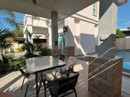 4 Bedroom Pool Villa to Rent in Pattaya photo 3