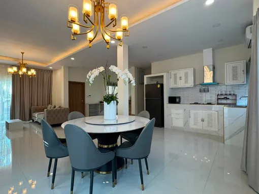 4 Bedroom Pool Villa to Rent in Pattaya photo 7