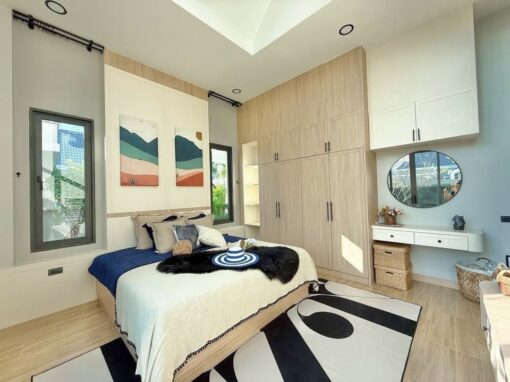 3 Bedroom Single-Story American Style Farmhouse For Sale photo 3